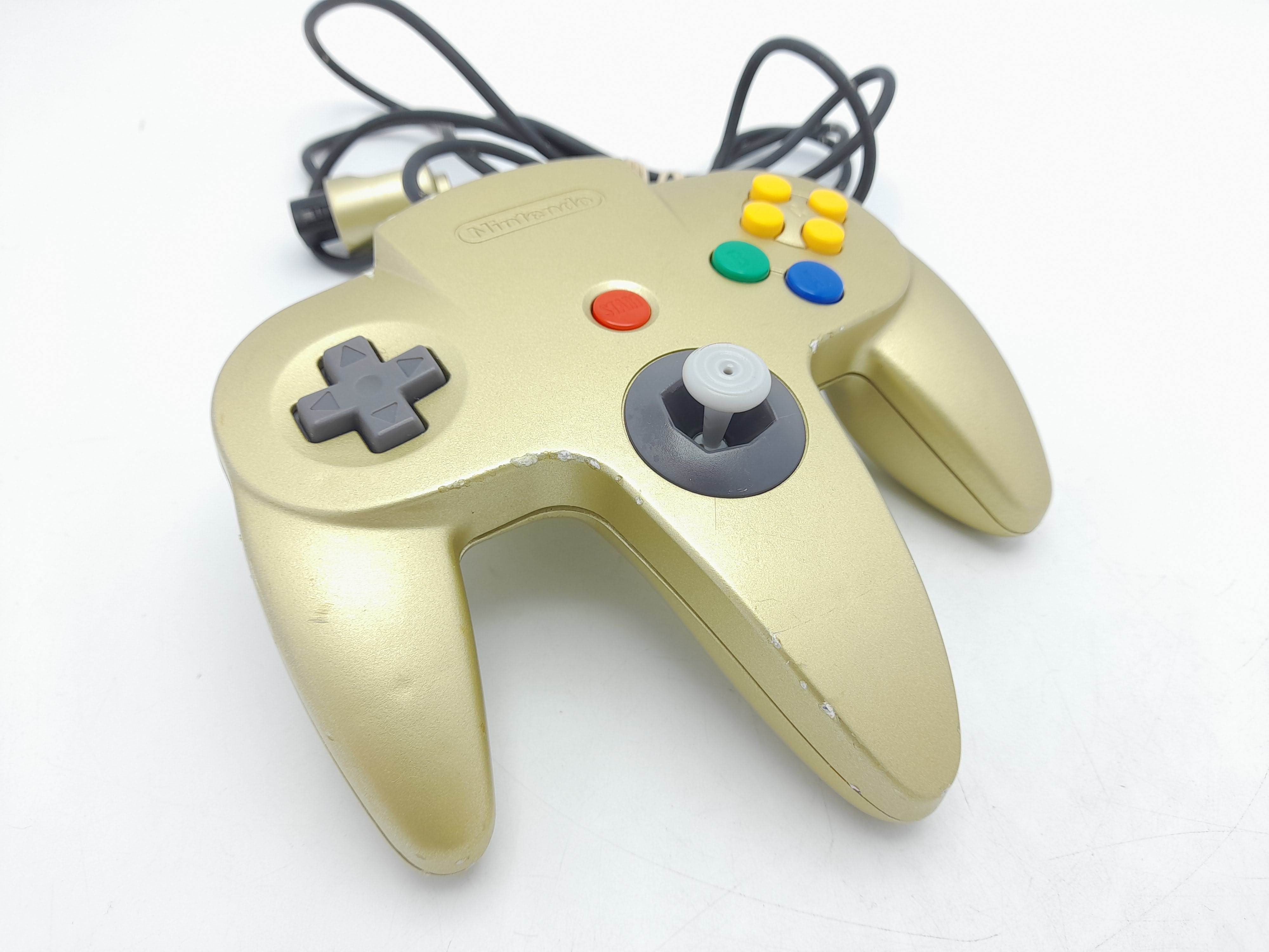 Foto van Nintendo 64 Controller Gold
