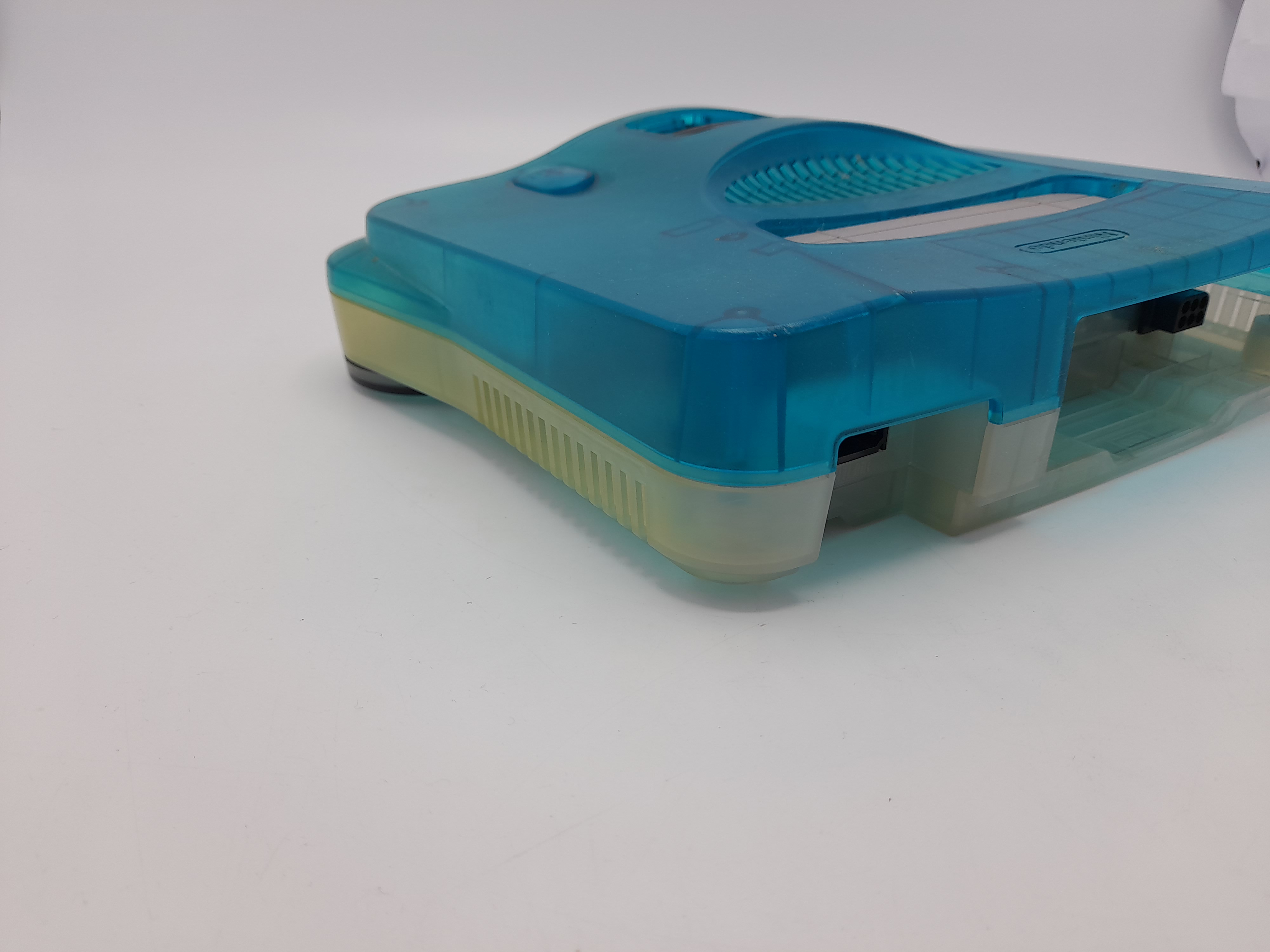Foto van Nintendo 64 Clear Blue & Controller