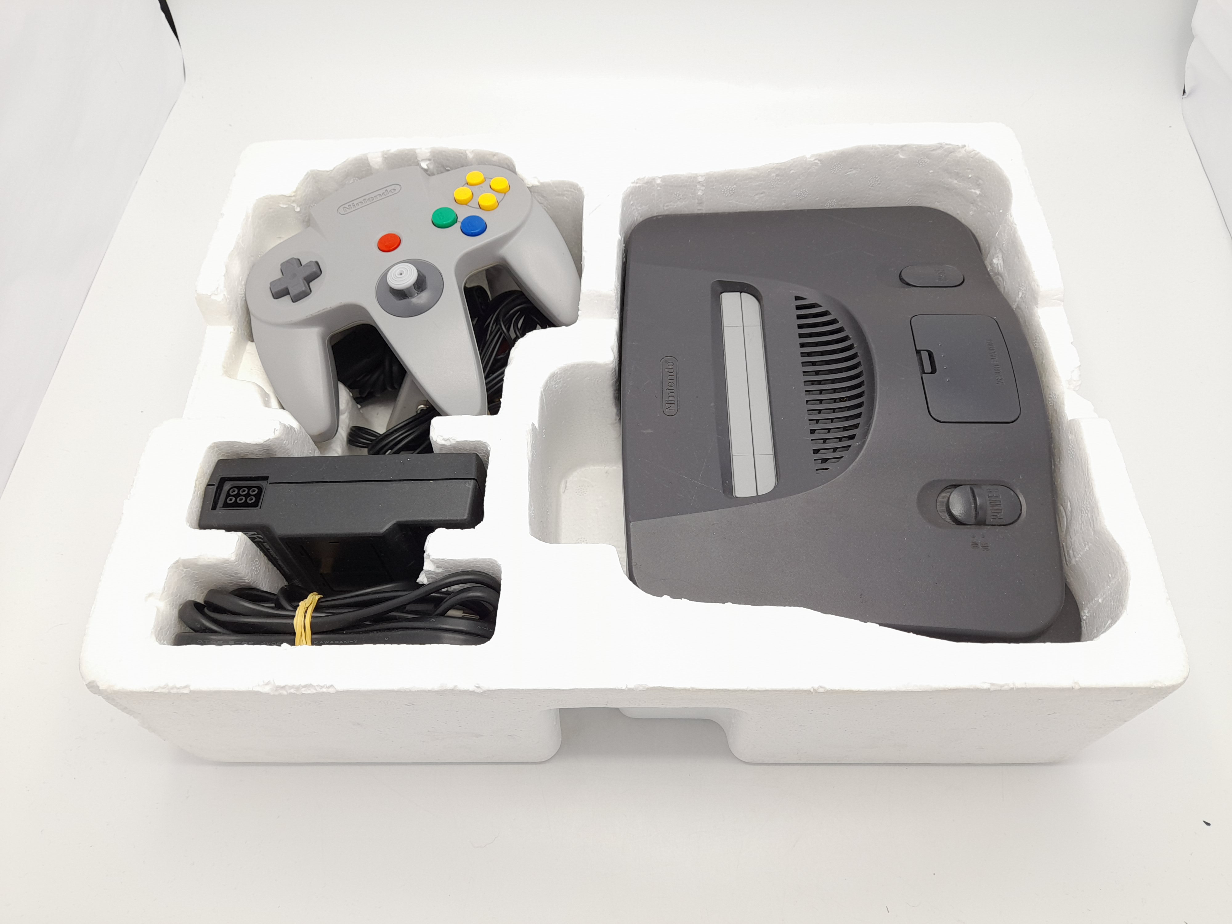 Foto van Nintendo 64 in Doos