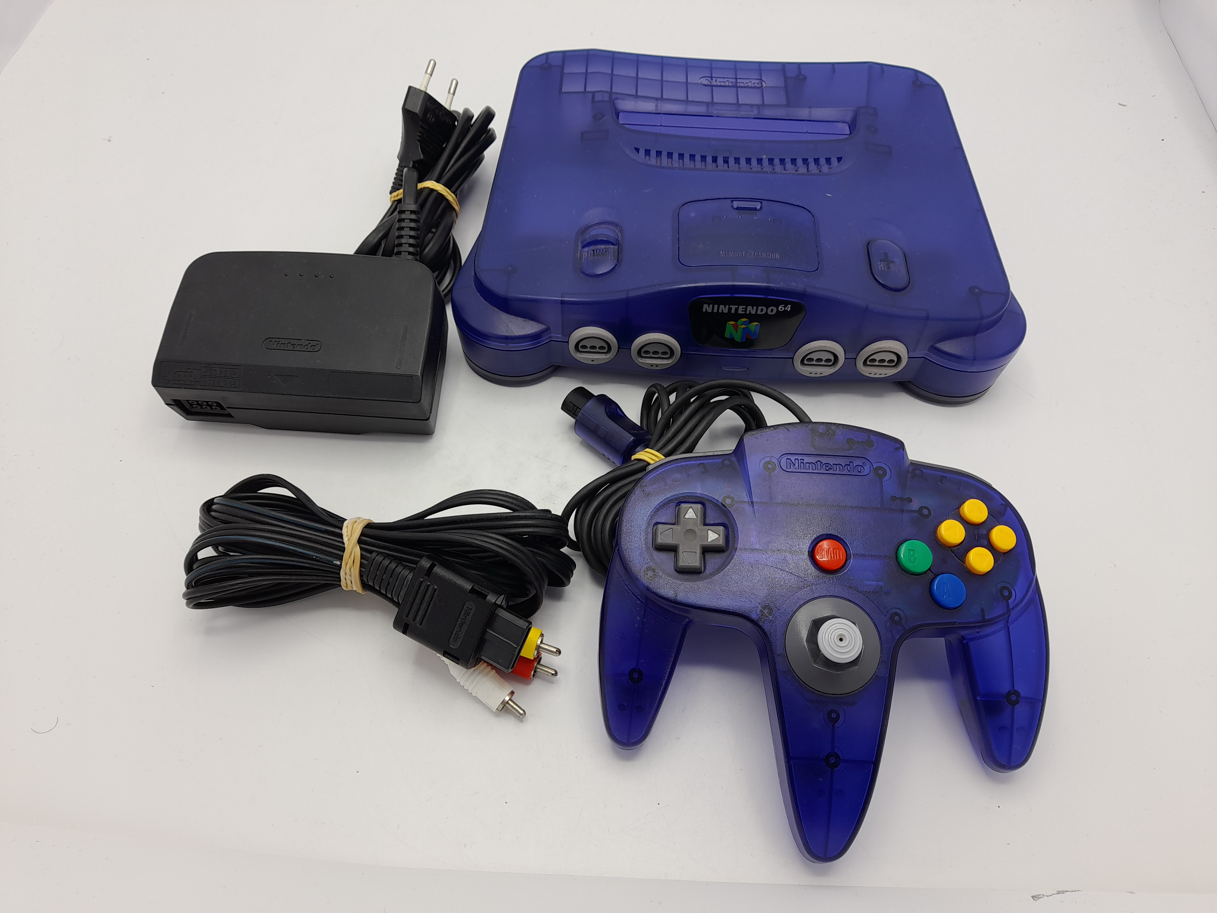 Foto van Nintendo 64 Grape & Controller