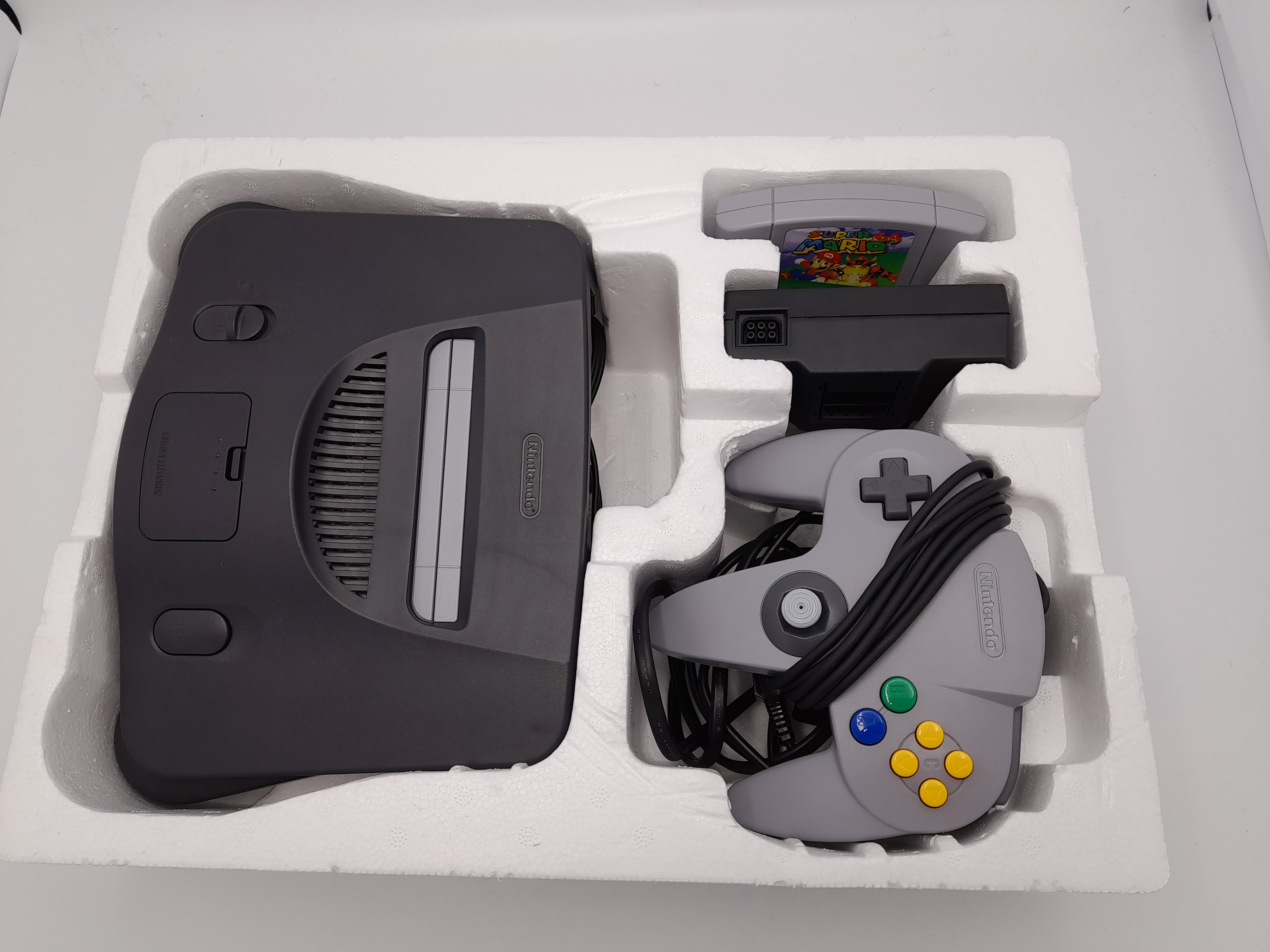 Foto van Nintendo 64 Mario Pak in Doos
