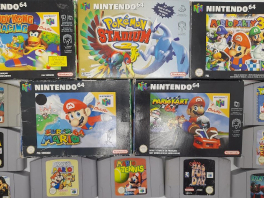 Dankzij de N64 Disk Drive nog meer spellen te spelen op je <a href = https://www.mario64.nl/Nintendo-64-spel.php?t=Nintendo_64 target = _blank>Nintendo 64</a>!