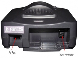 Blokken bliver skubbet helt ind (undtagen strømkablet) i bagsiden af <a href = https://www.mario64.nl/da/spilinfo-til-Nintendo-64.php?t=Nintendo_64 target = _blank>N64</a>. Sidder som støbt.