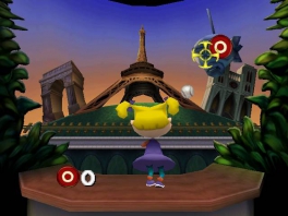 Quelle astuce, ils ont regroupé tous les monuments parisiens importants côte à côte...